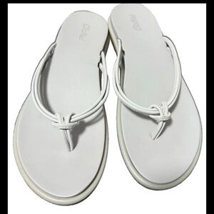 OLUKAI Iridescent/Vapor AKA Knotted Straps Island Footwear Beach Sandals Gray 9